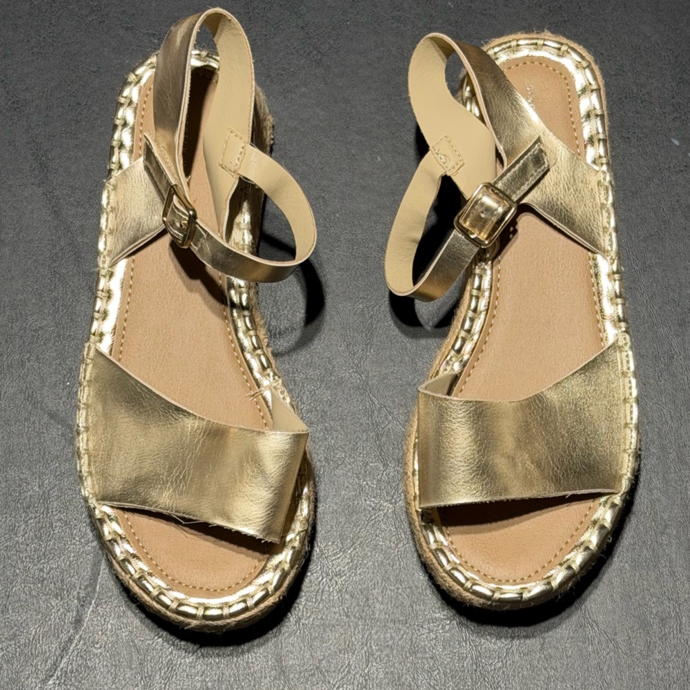 Girls Size 4 Sincerely Jules Brown and Gold Sandals